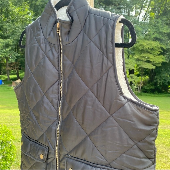 Mud Pie Duncan Black Quilted Sherpa Lined Vest Zip Pockets large P2P 23” L 25” - Picture 3 of 6